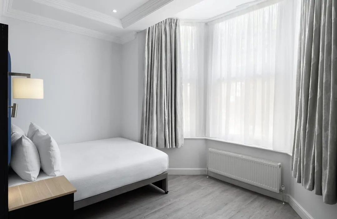 Spark By Hilton London Chiswick-1